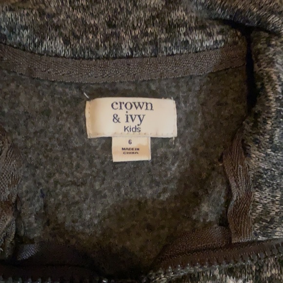 Crown & Ivy Gray zipper vest - Size 6 - Picture 2 of 2